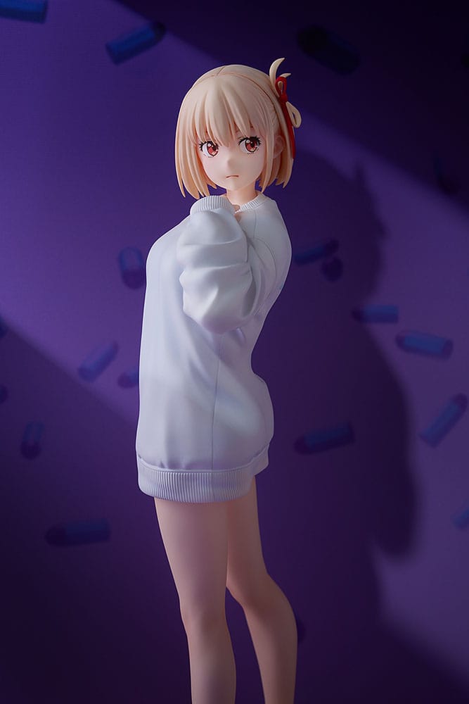 Lycoris Recoil PVC Statue 1/7 Chisato Nishikigi: Oversized Sweatshirt Ver. 25 cm 4580678969107