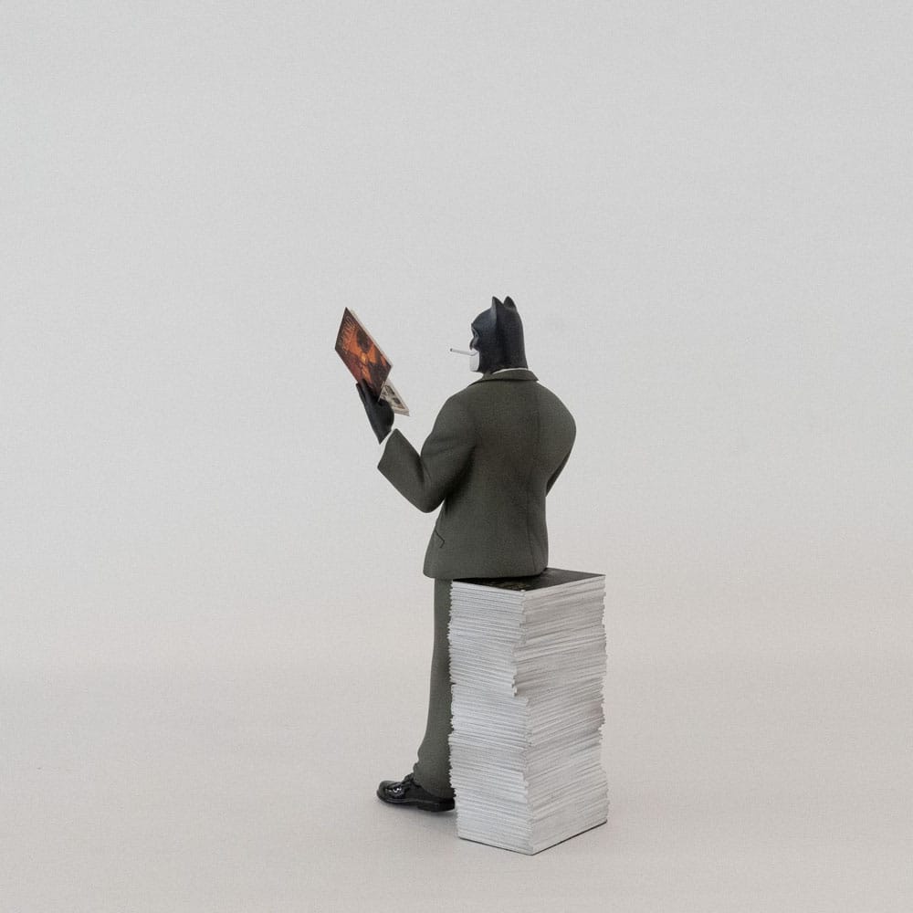 Blacksad: Blacksad on a Pile of Comics Figure 3521320002002