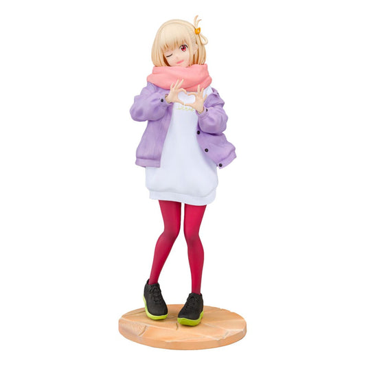Lycoris Recoil PVC Statue 1/7 Chisato Nishikigi Winter Ver. 23 cm               4582666825204