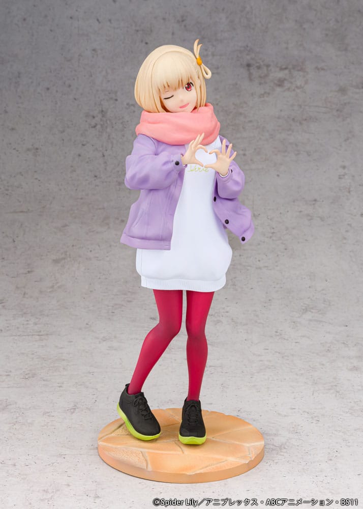 Lycoris Recoil PVC Statue 1/7 Chisato Nishikigi Winter Ver. 23 cm               4582666825204