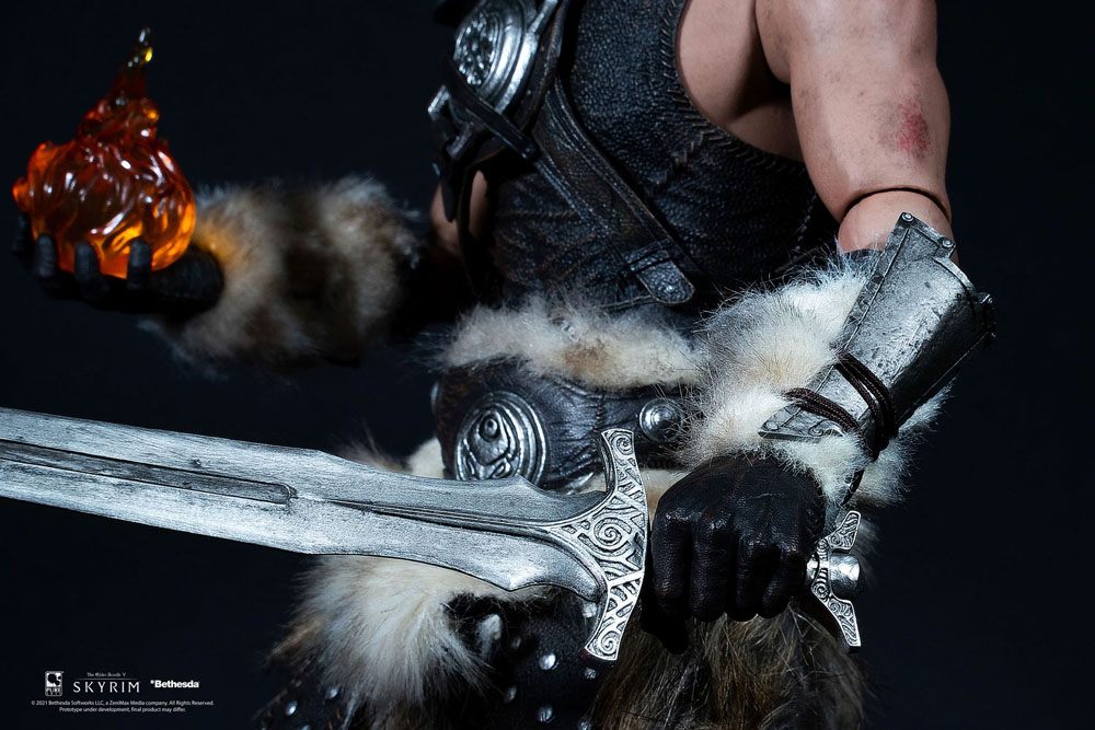 The Elder Scrolls V Skyrim Action Figure 1/6 Dragonborn Deluxe Edition 32 cm 0713929403820