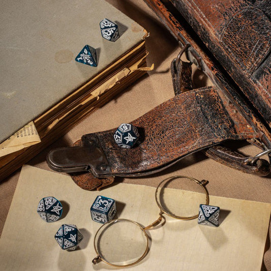 Call of Cthulhu Dice Set Abyssal & White (7) 5907699495979