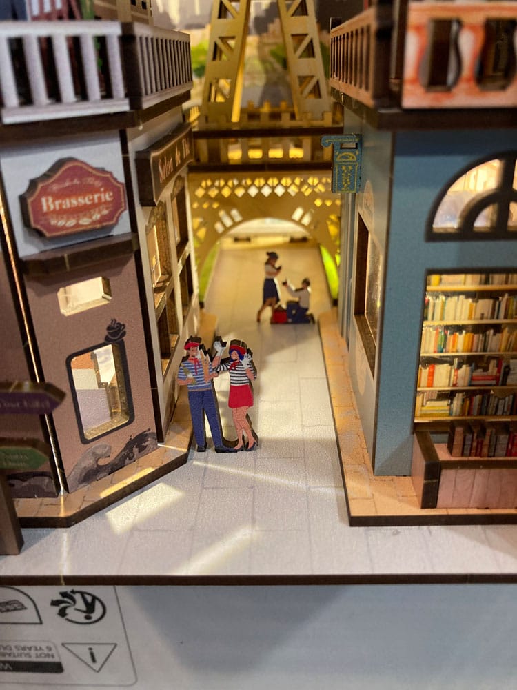 Paris Tiny Adventures Book Nook Mini Diorama 23 cm 4043529005398