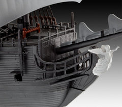 Pirates of the Caribbean Dead Men Tell No Tales Easy-Click Model Kit 1/150 Black Pearl 26 cm 4009803054995