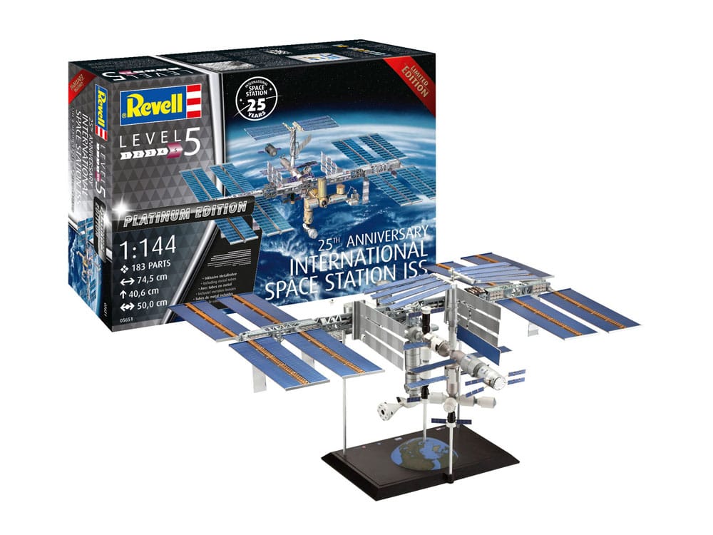 International Space Station ISS Model Kit 1/1 4009803056517