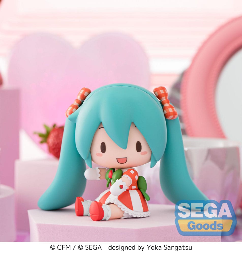 Character Vocal Series 01: Hatsune Miku Fuwa Petit Chibi Figure Hatsune Miku x Love and Berry Dress Up and Dance! Lovely Strawberry 8 cm 4582733440910