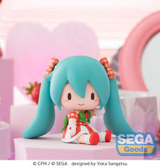 Character Vocal Series 01: Hatsune Miku Fuwa Petit Chibi Figure Hatsune Miku x Love and Berry Dress Up and Dance! Lovely Strawberry 8 cm 4582733440910