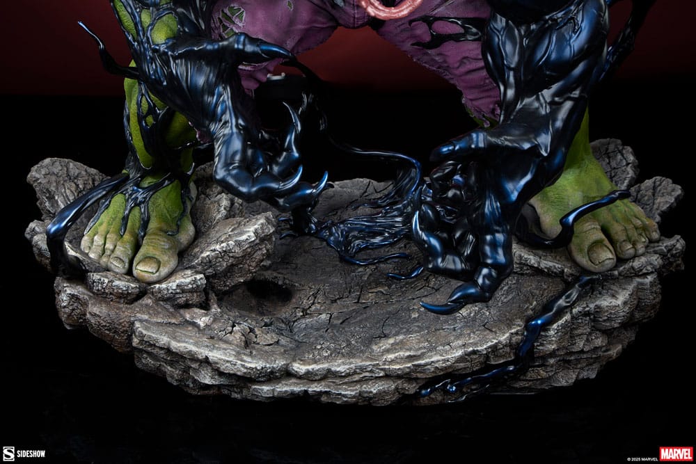 Marvel Premium Format Statue Venomized Hulk 63 cm   0747720276239