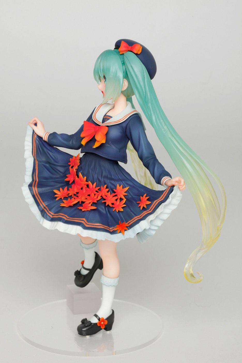 Vocaloid PVC Statue Hatsune Miku 3rd Season Autumn Ver. (re-sales) 18 cm 0662248839127