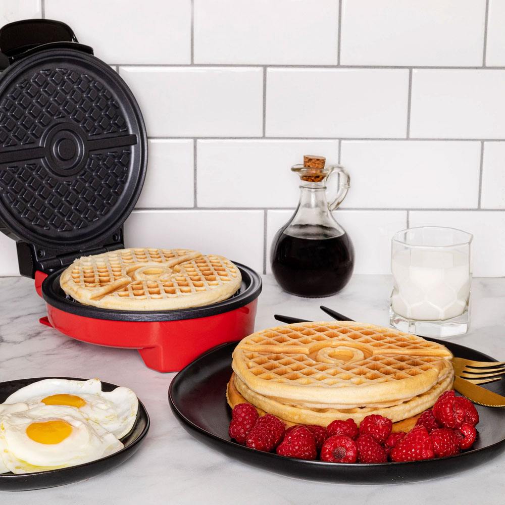 Pokemon Waffle Maker Pokeball 0840790120973