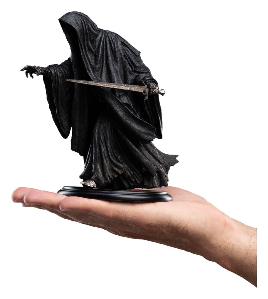 The Lord of the Rings Trilogy Mini Statue Ringwraith at the Prancing Pony 18 cm 9420024750377