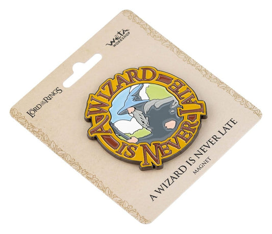 Lord of the Rings Magnet A Wizard Is Never Late (Enamel) 7 cm  9420024745595