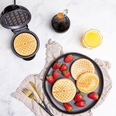 Pokemon Waffle Maker Pokeball 0840790138961