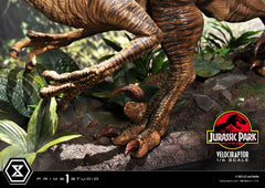 Jurassic Park Legacy Museum Collection Statue 1/6 Velociraptor Attack 38 cm 4580708035741